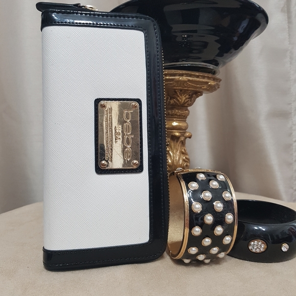 Wallet  😉 2 OR $20 - Picture 7 of 8